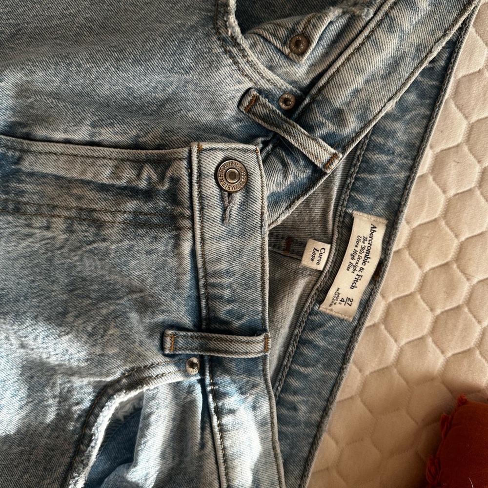 Abercrombie & Fitch High Rise Light Blue Jeans